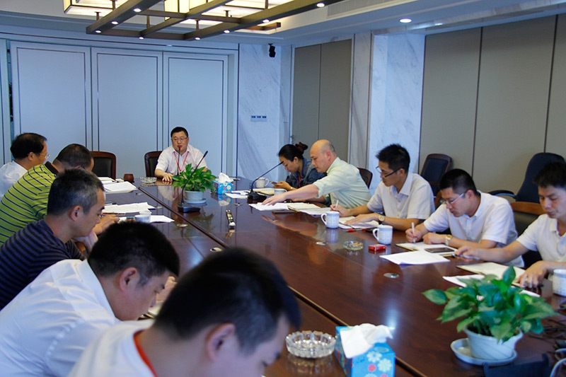 裝飾集團(tuán)貫徹學(xué)習(xí)《加強(qiáng)和改進(jìn)作風(fēng)建設(shè)的七項(xiàng)規(guī)定》精神